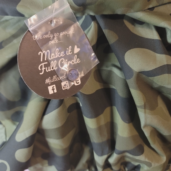 Jolie & Joy XL Camo Long Sleeve Button up - Picture 8 of 8